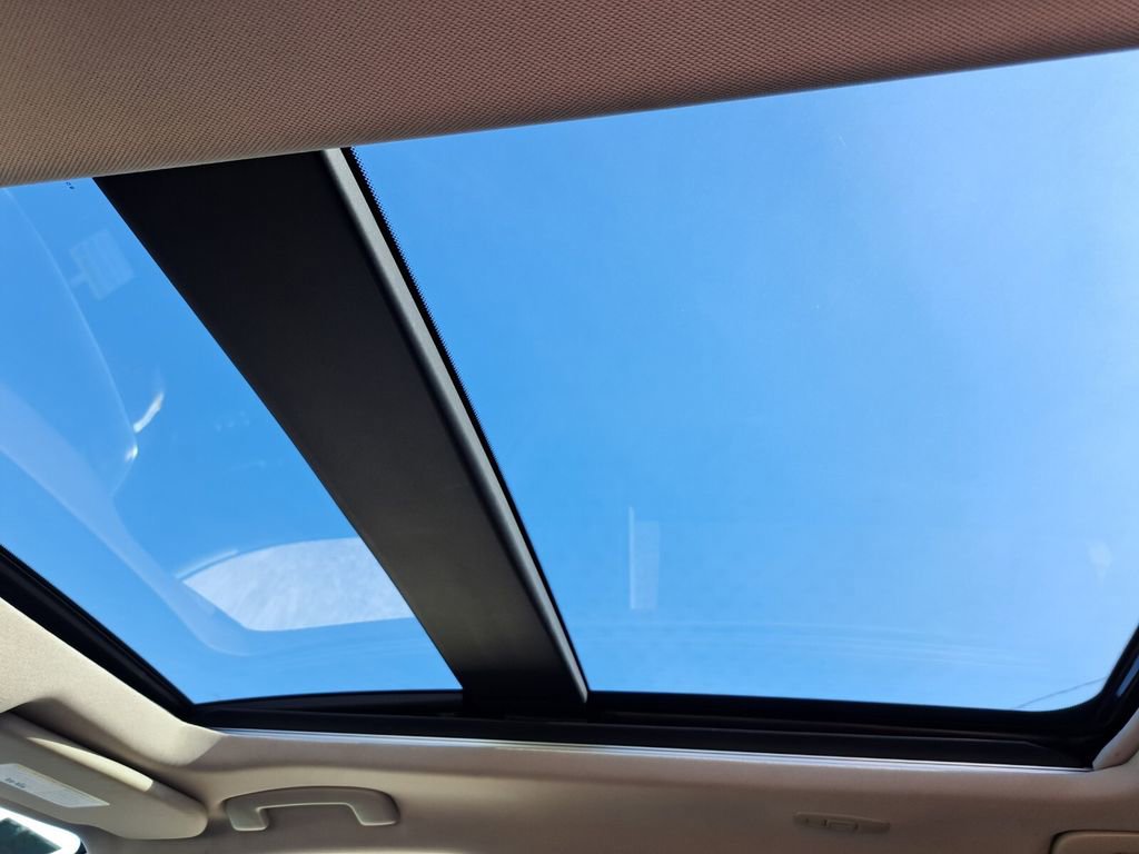 Used 2024 Nissan Rogue SV w/ SV Premium Package image 24