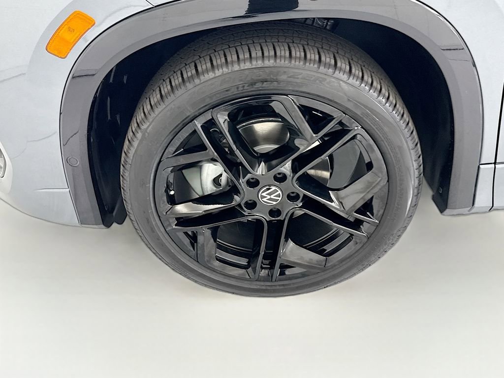 New 2026 Volkswagen Tiguan SE R-Line image 28