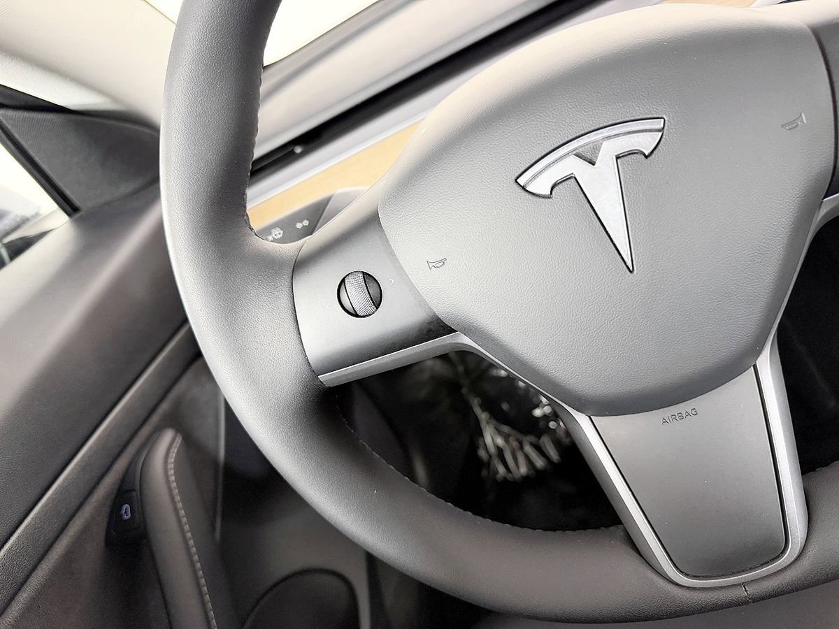 Used 2021 Tesla Model 3 Standard Range Plus image 56
