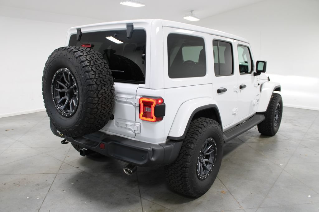 Used 2018 Jeep Wrangler Unlimited Sahara AWD/4WD image 9