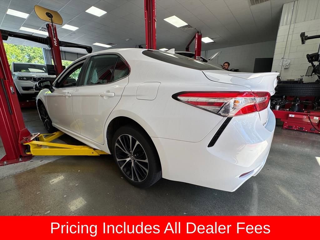 Used 2020 Toyota Camry SE FWD image 8