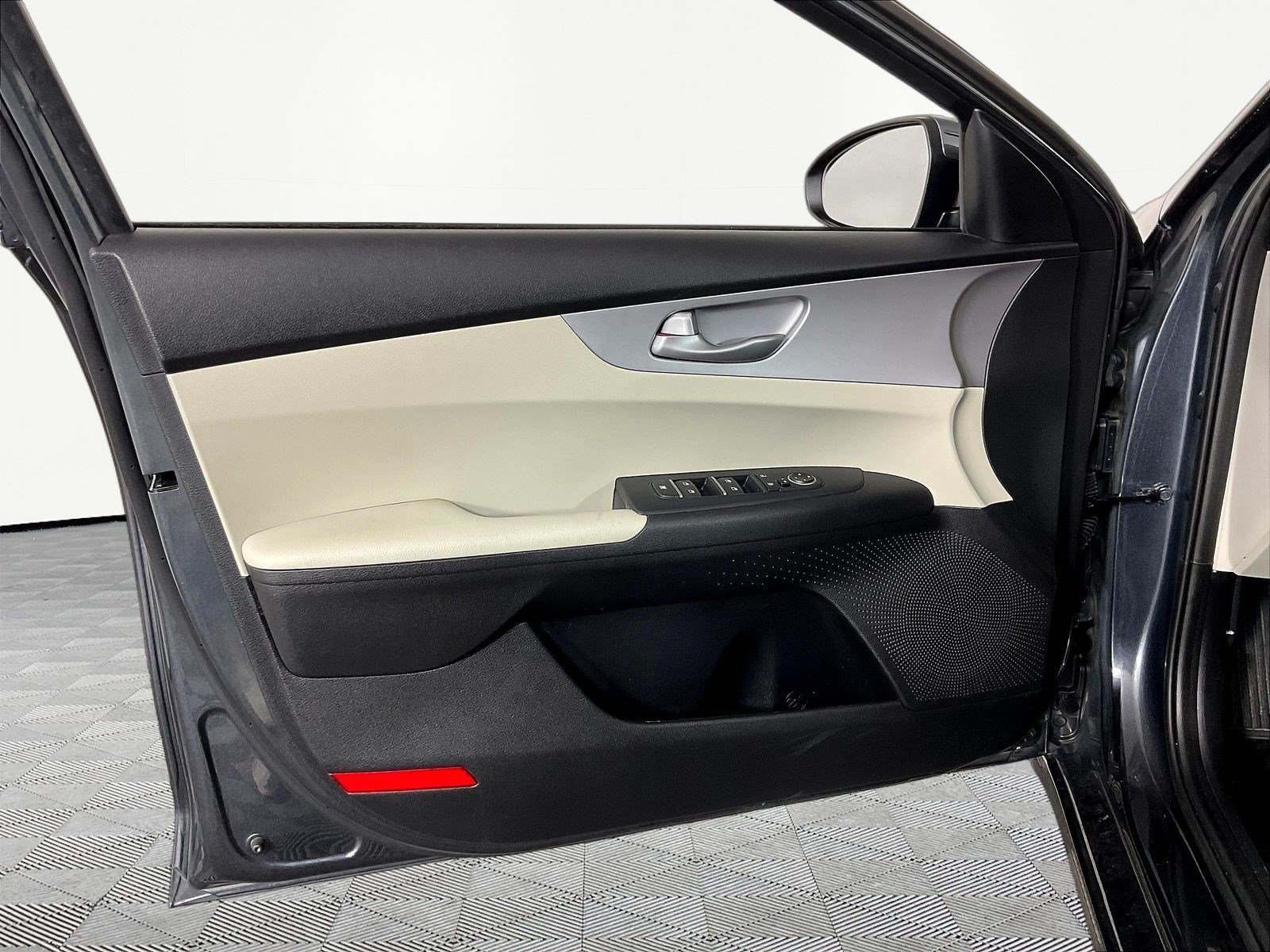 Used 2023 Kia Forte LXS FWD image 19