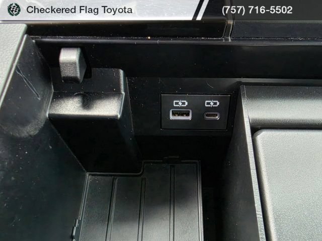 Used 2022 Toyota Tundra SR5 w/ SR5 Convenience Package AWD/4WD image 37