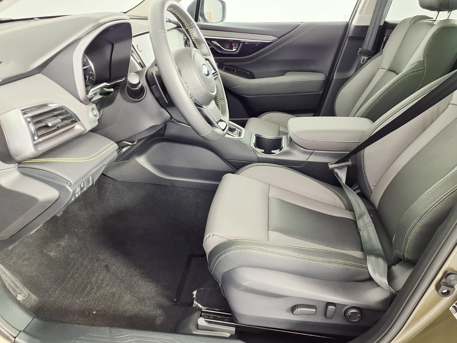 Certified 2025 Subaru Outback Onyx Edition AWD/4WD image 13