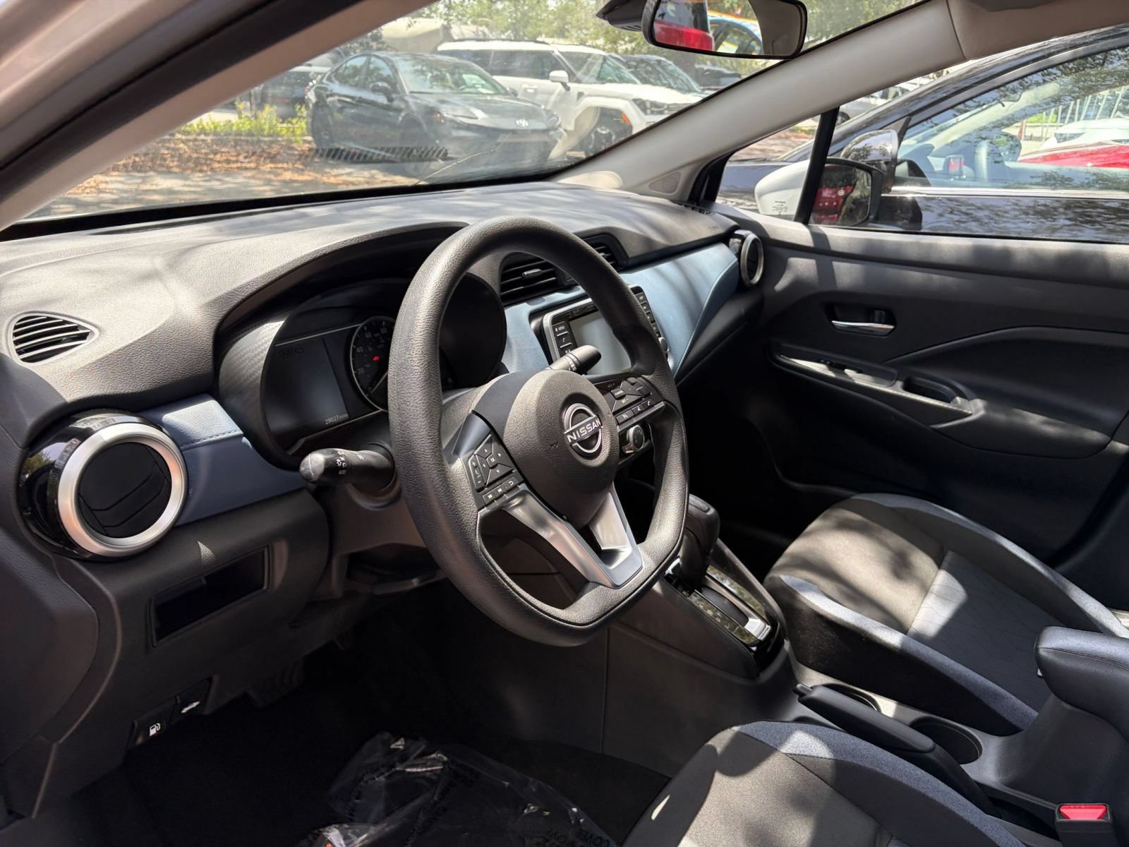 Used 2025 Nissan Versa SV FWD image 32