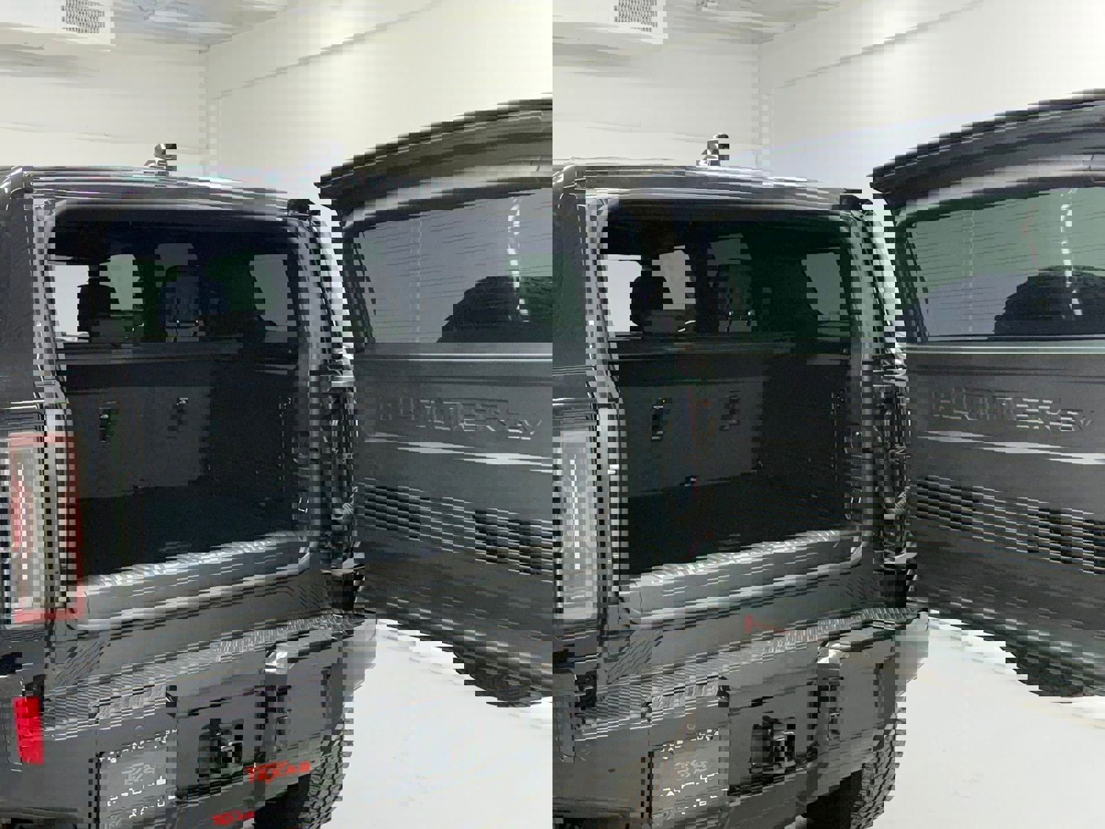 Used 2024 GMC Hummer EV 3X w/ LPO, Cargo Utility Package image 42