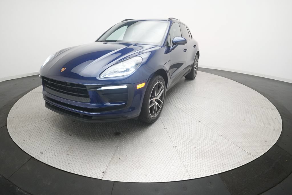 Certified 2022 Porsche Macan AWD/4WD image 29