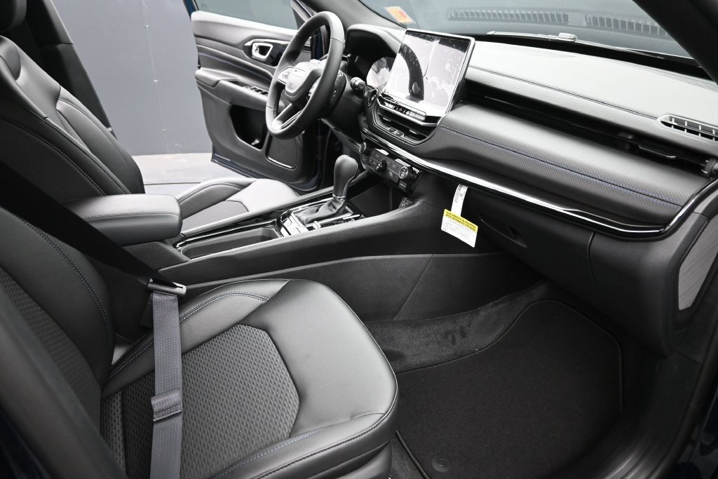 New 2026 Jeep Compass Latitude AWD/4WD image 21