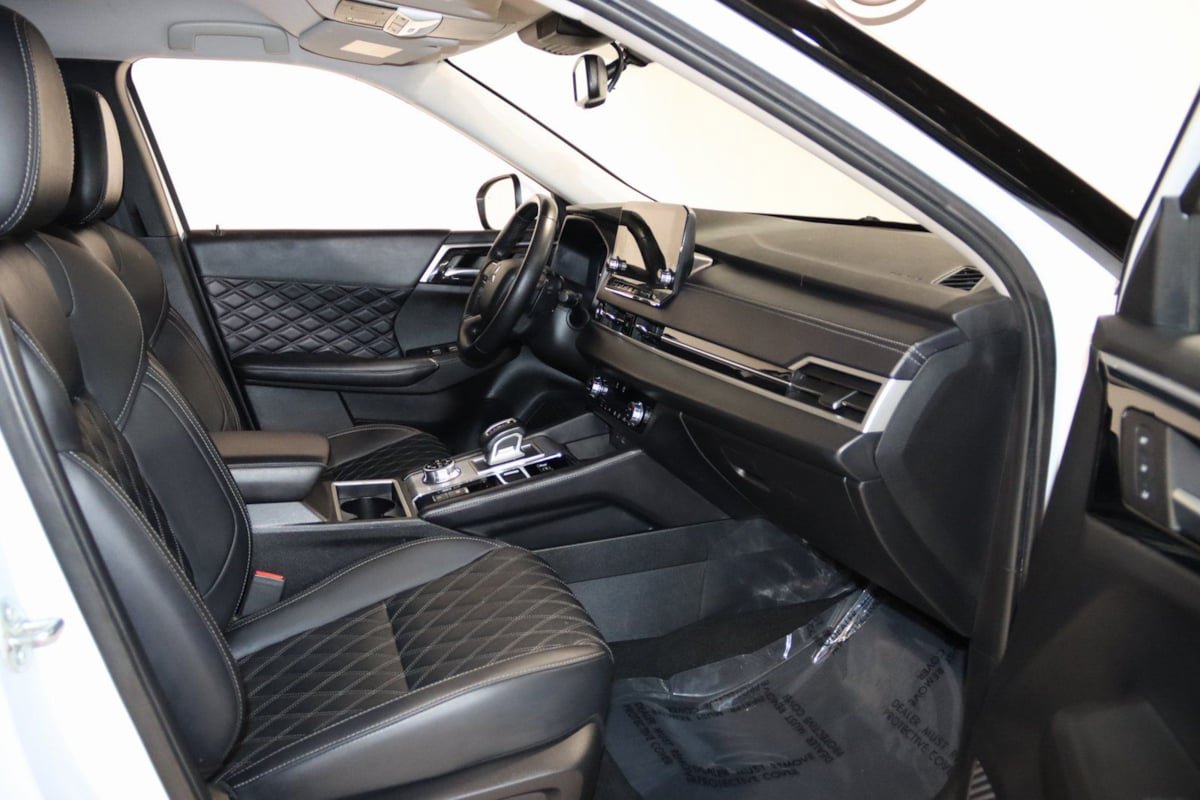 Used 2024 Mitsubishi Outlander 4WD Plug-In Hybrid image 58