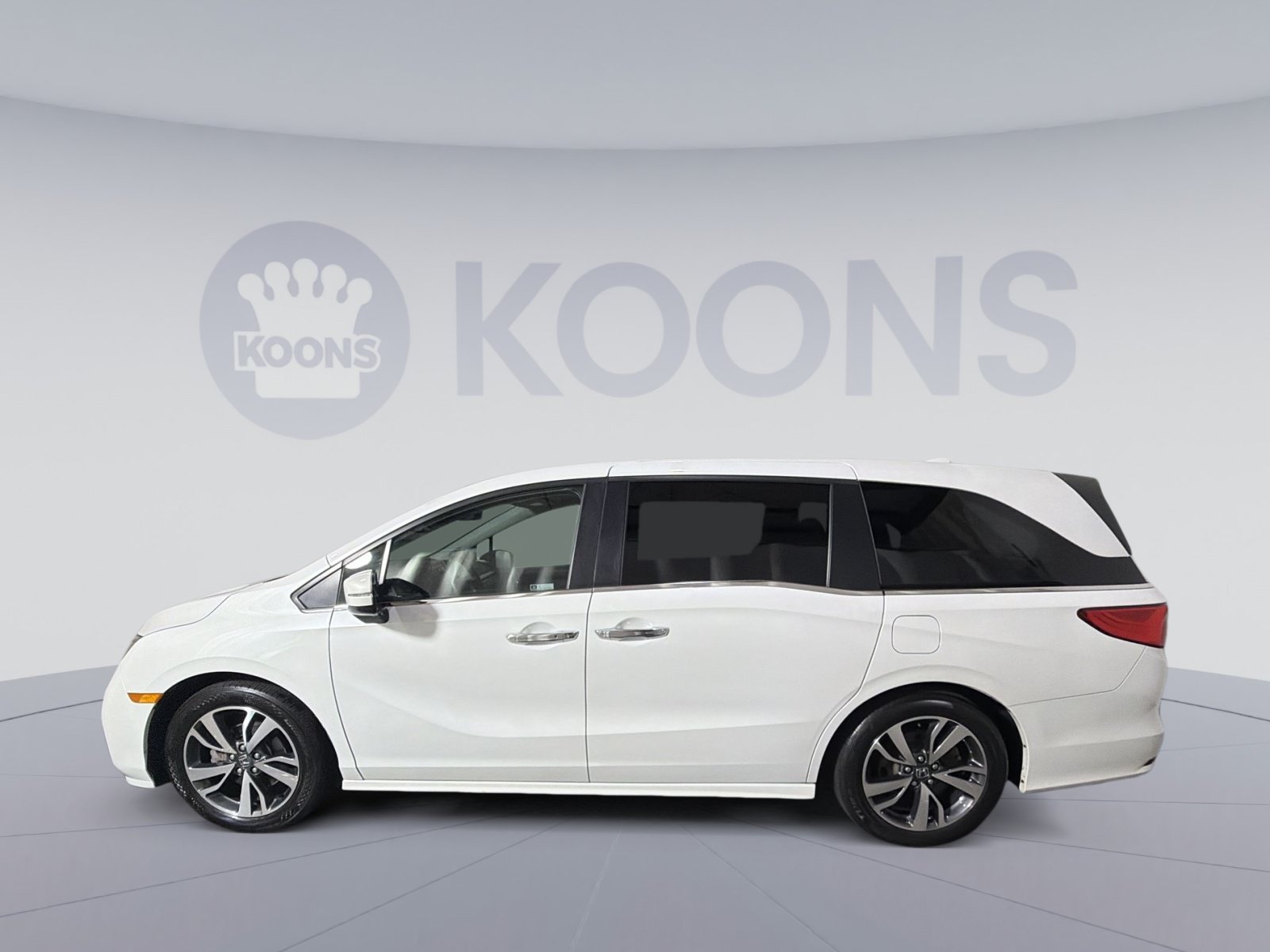 Used 2023 Honda Odyssey Touring image 2