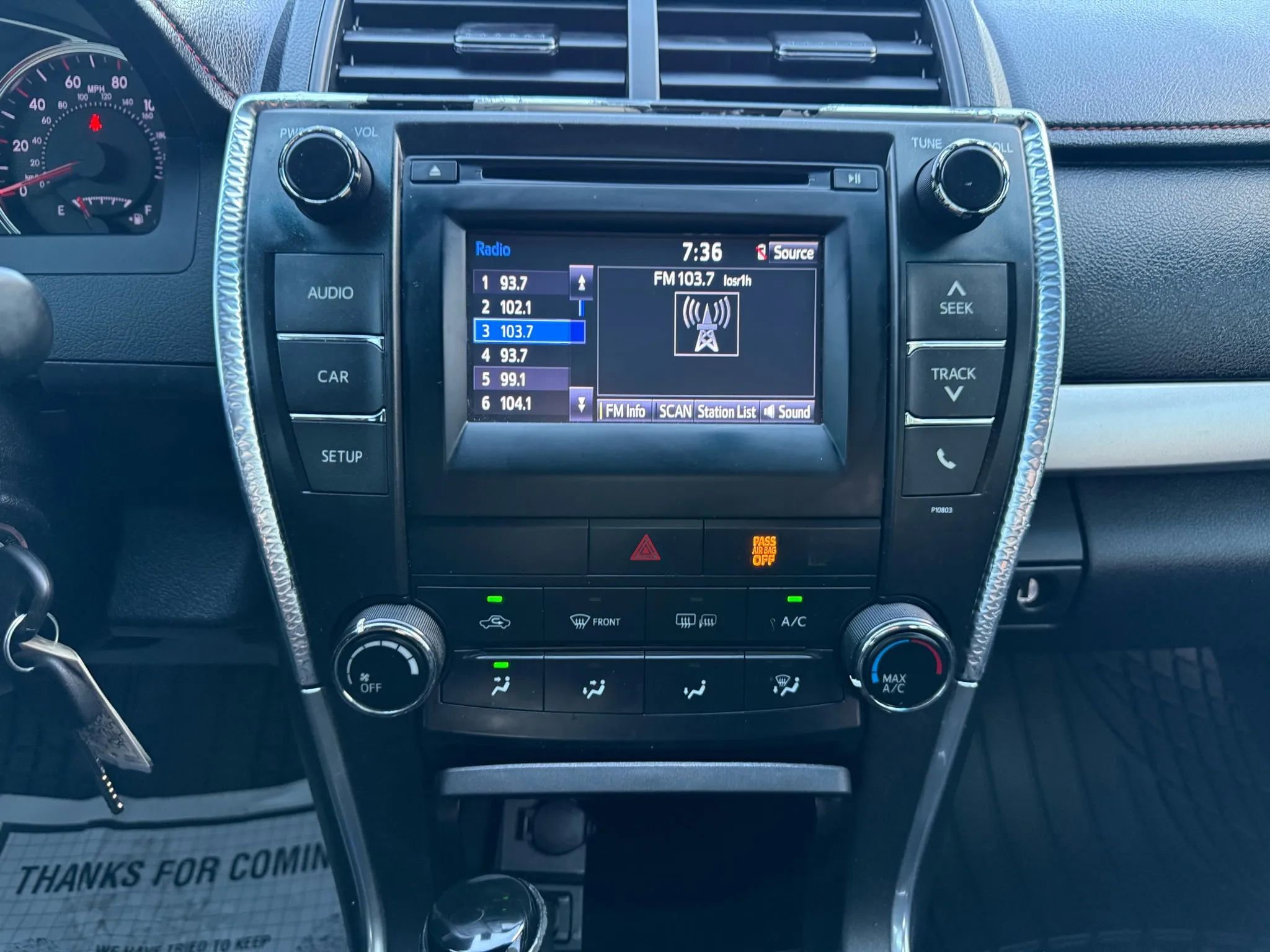 Used 2015 Toyota Camry SE FWD image 12