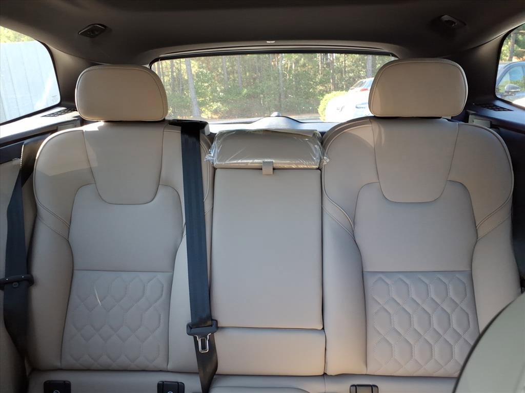 New 2026 Volvo XC60 B5 Core w/ Climate Package image 15