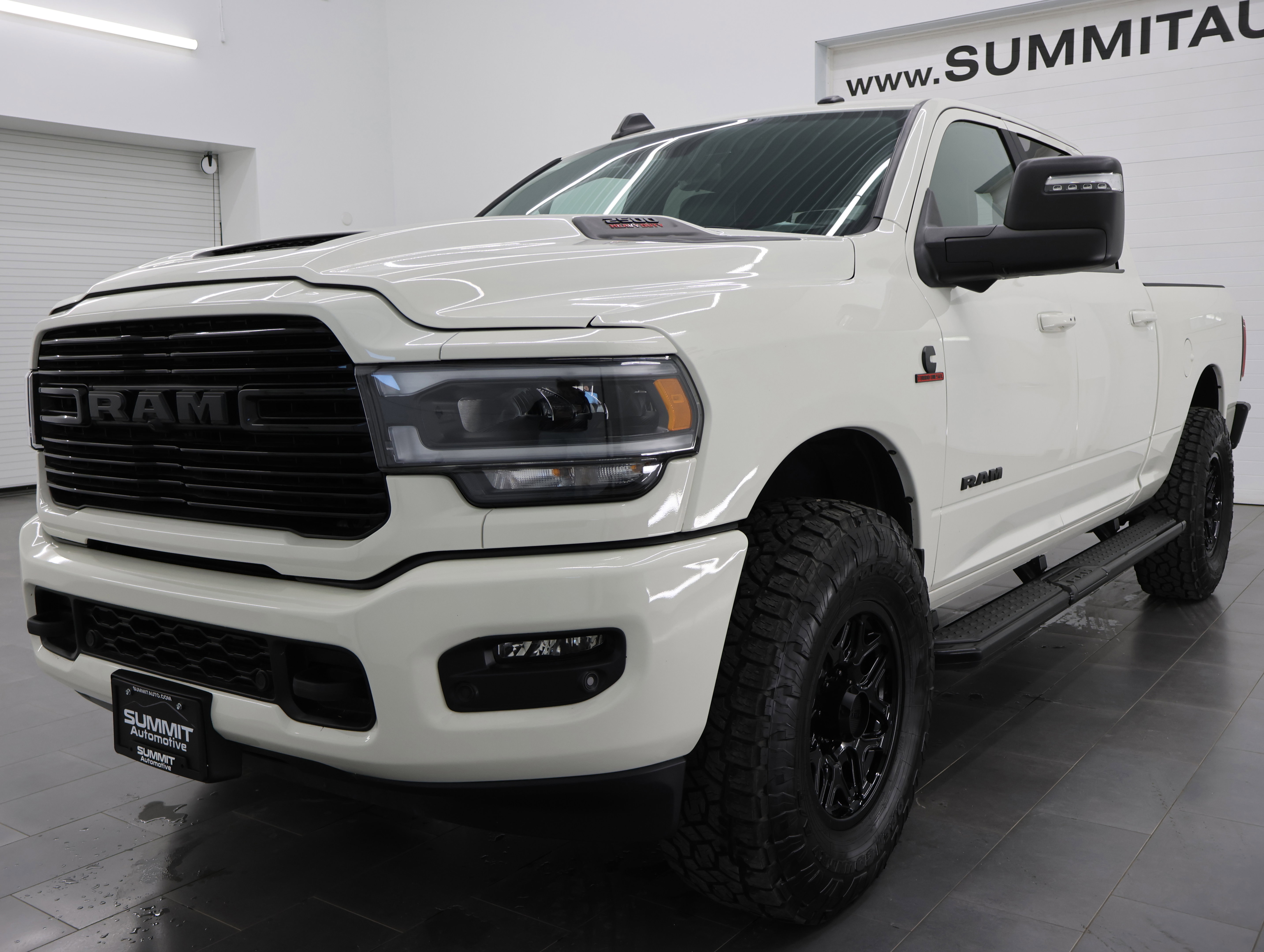 Used 2024 RAM 2500 Laramie w/ Night Edition image 7