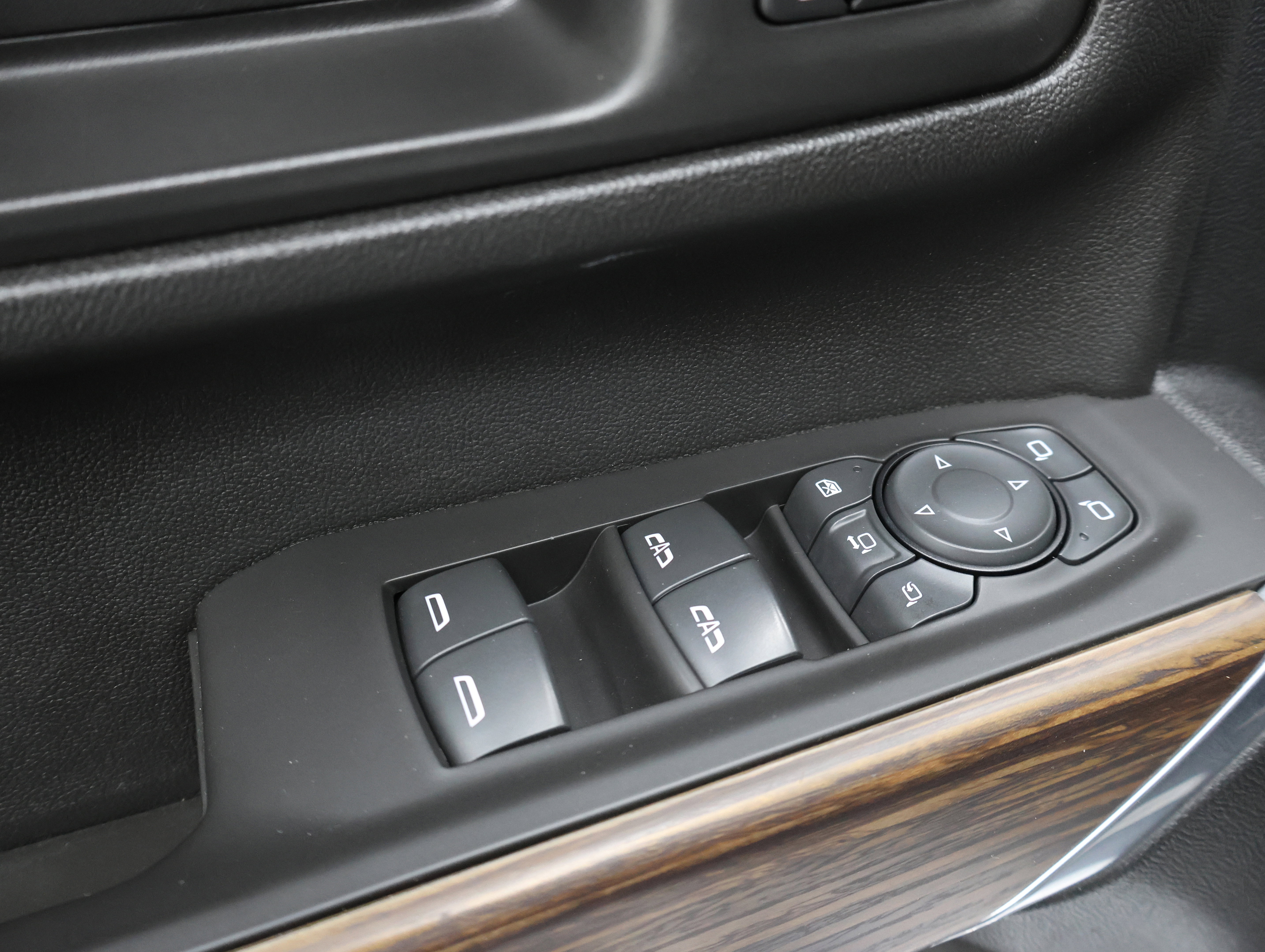 Used 2021 Chevrolet Silverado 2500 High Country w/ Z71 Off-Road Package image 47