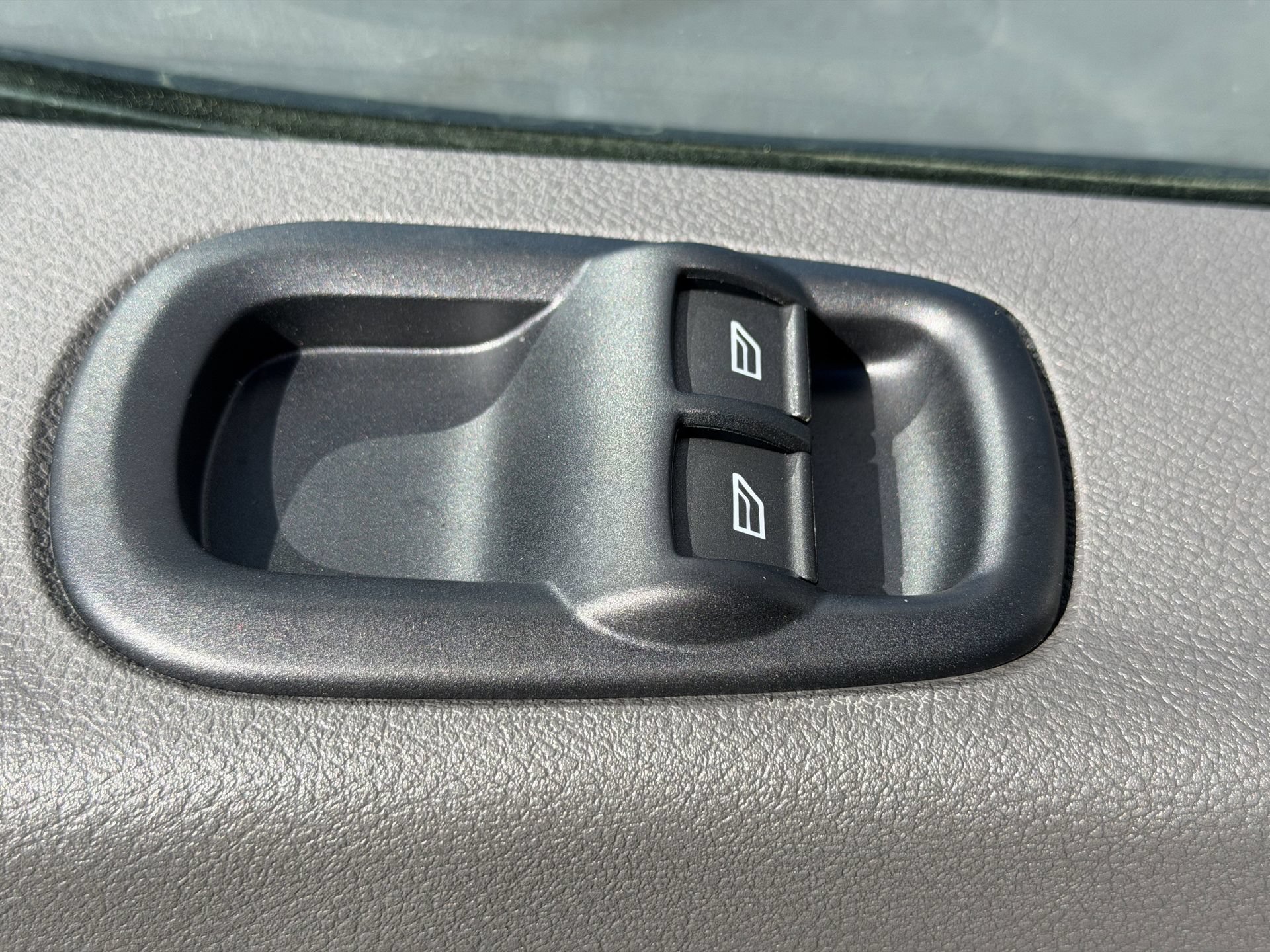 New 2026 Ford Transit 250 Low Roof RWD image 18