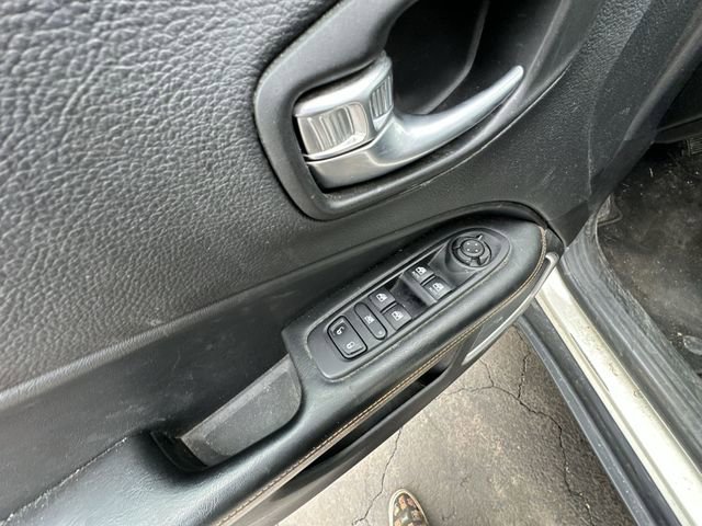 Used 2018 Jeep Compass Limited w/ Navigation Group image 18