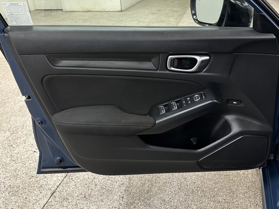 Used 2025 Honda Civic Sport image 3