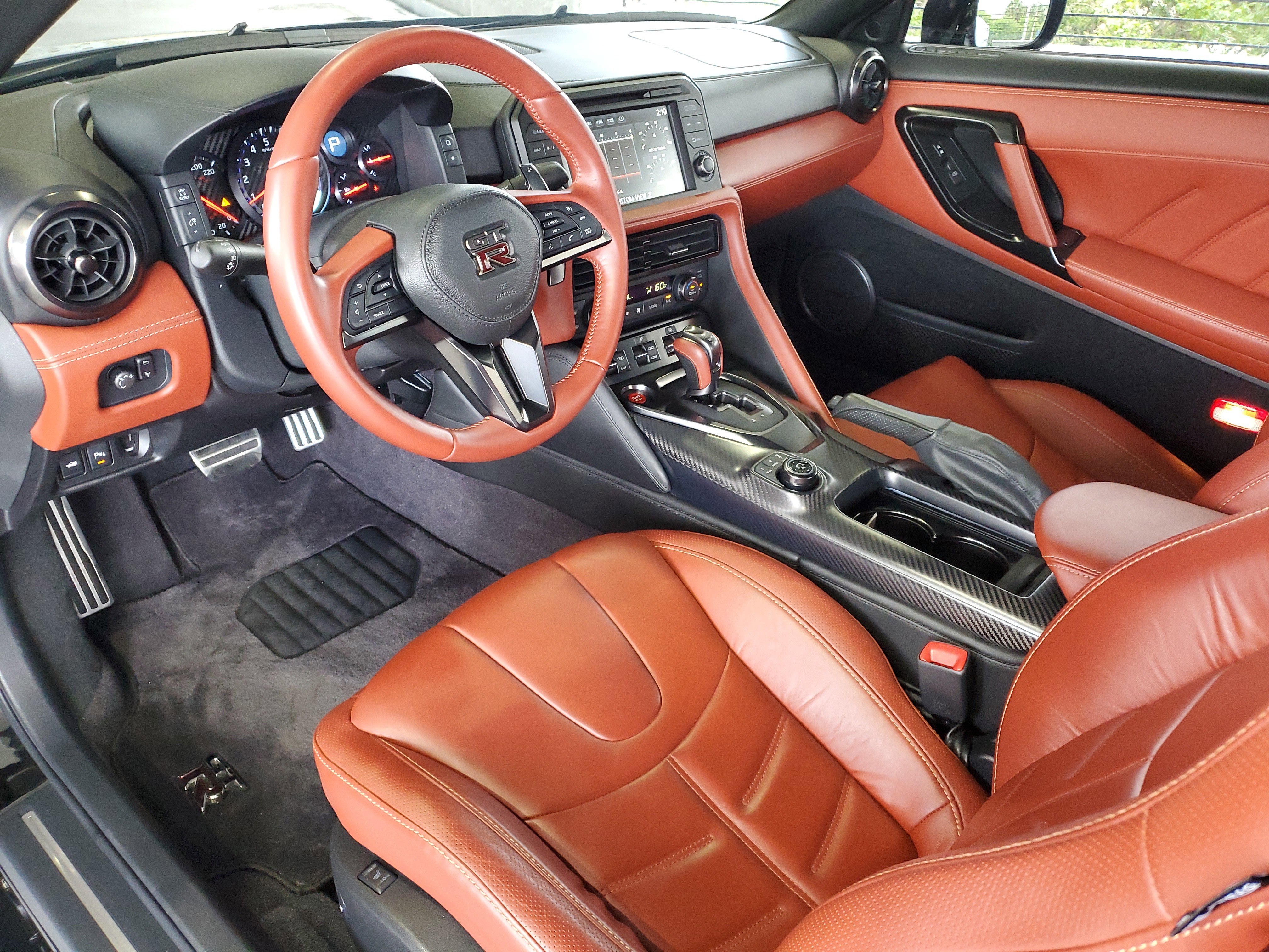 Used 2023 Nissan GT-R Premium w/ Premium Interior Package AWD/4WD image 13