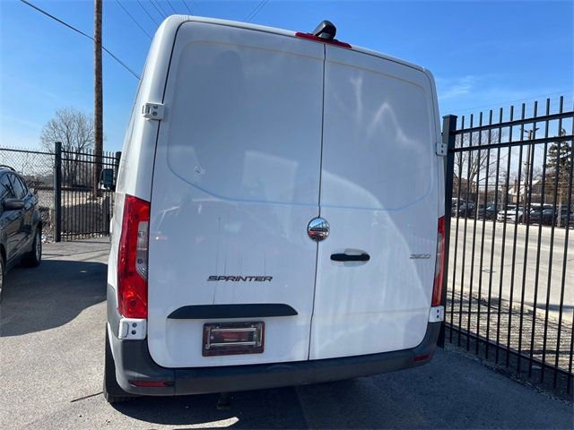 Used 2019 Freightliner Sprinter 2500 image 3