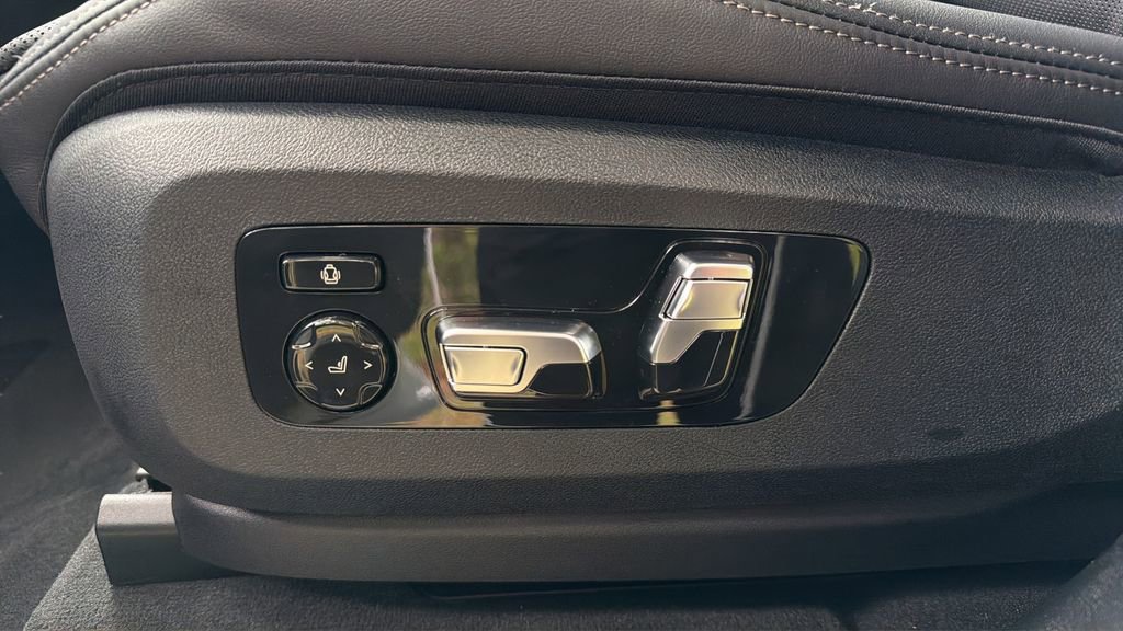 New 2026 BMW X5 xDrive40i AWD/4WD image 19