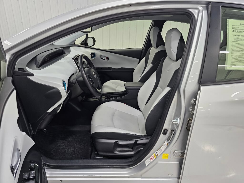 Used 2019 Toyota Prius XLE AWD/4WD image 11