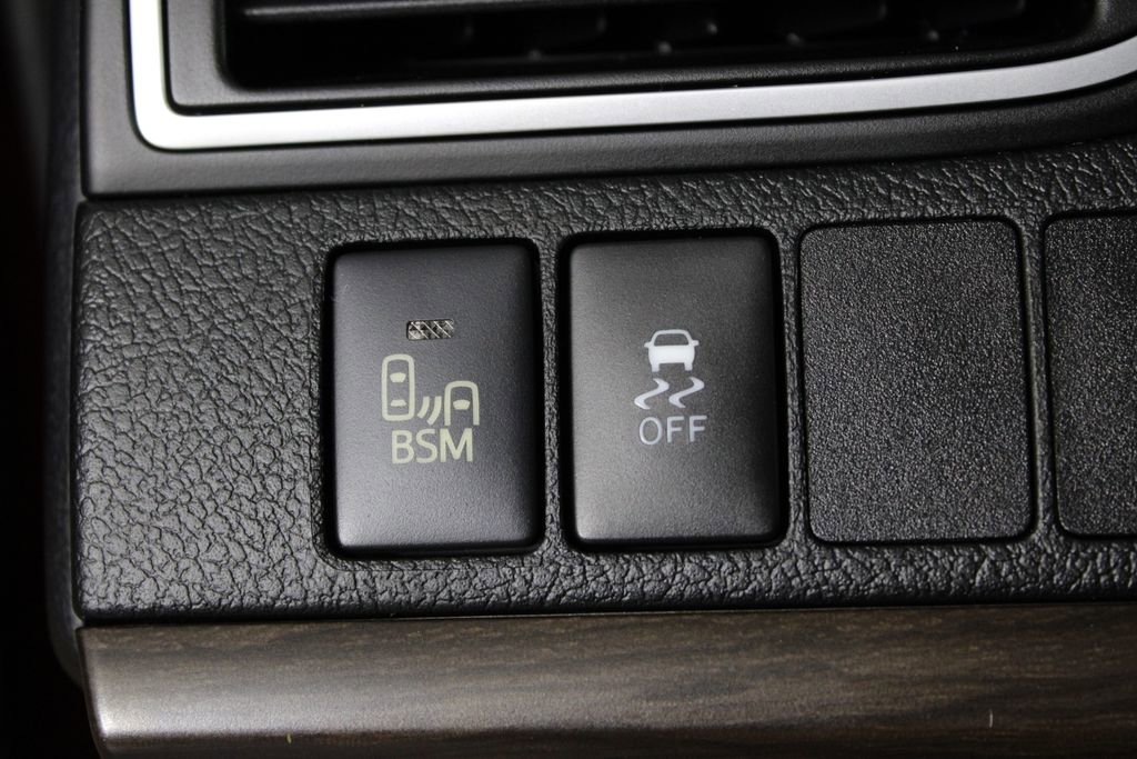 Used 2017 Toyota Camry XLE w/ Moonroof Package image 22