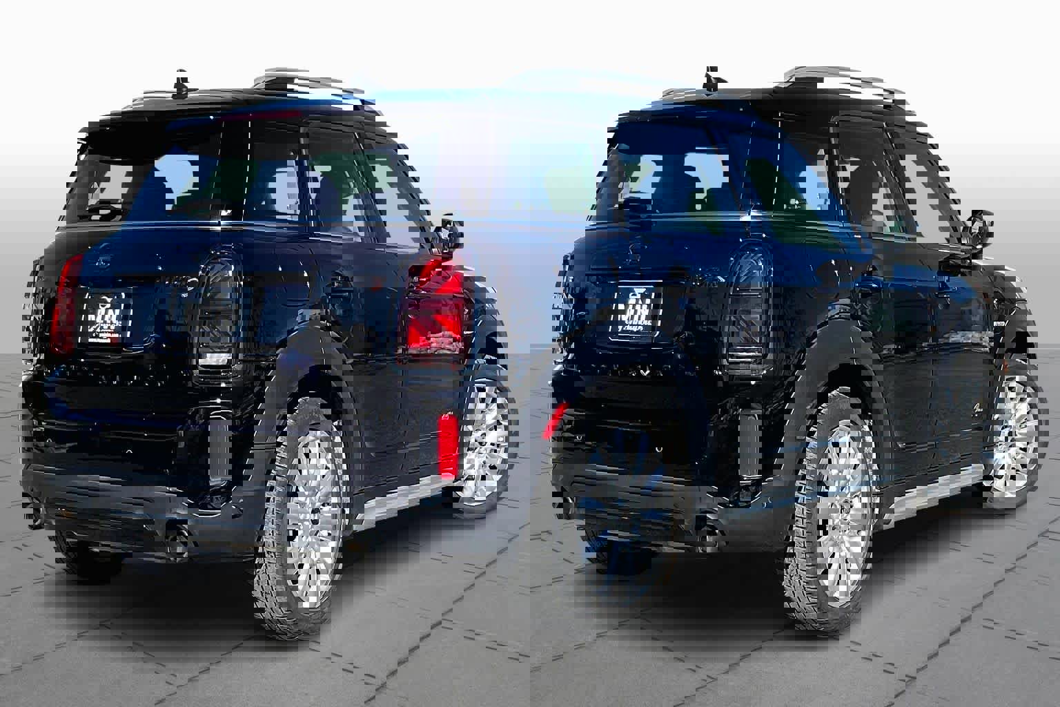 Used 2022 MINI Cooper Countryman S w/ Premium Package image 13