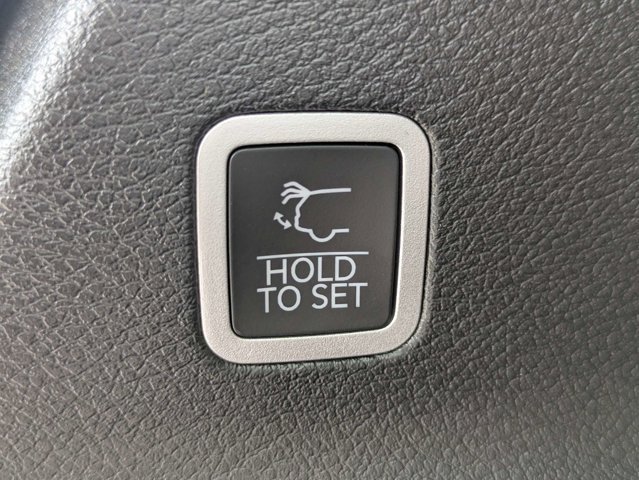 New 2027 Chrysler Pacifica Select FWD image 13
