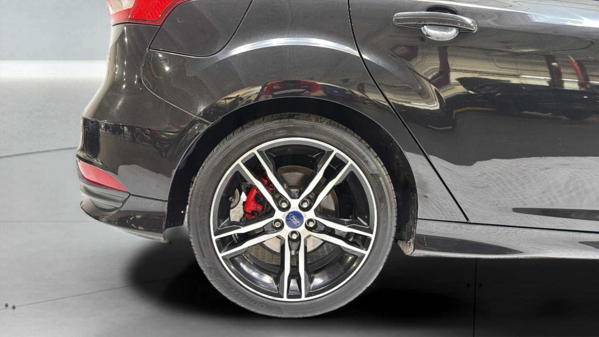 Used 2015 Ford Focus ST image 2