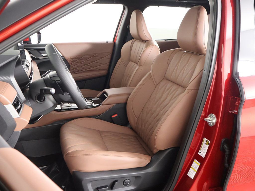 New 2025 Mitsubishi Outlander SEL image 33