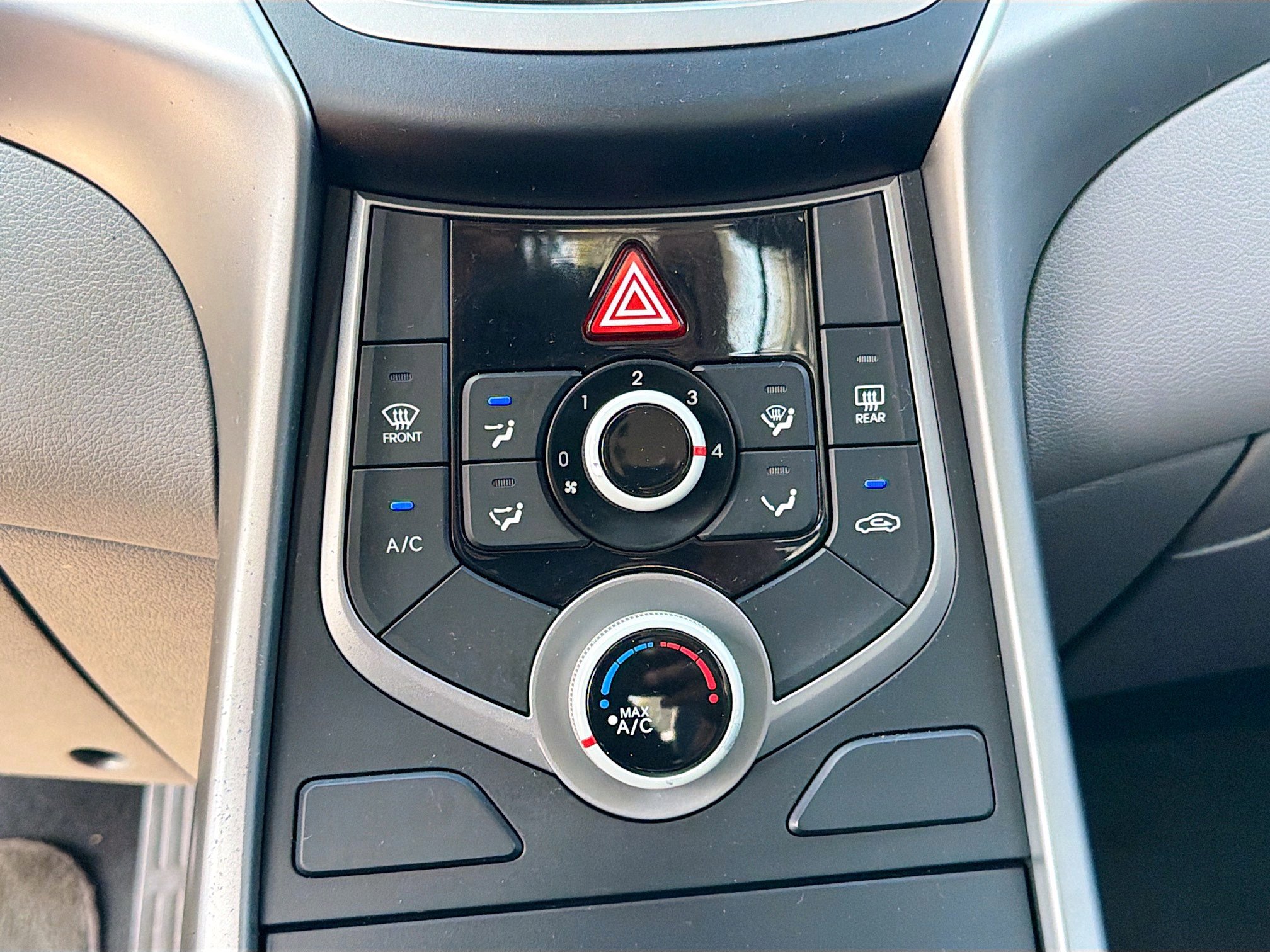 Used 2016 Hyundai Elantra SE image 23