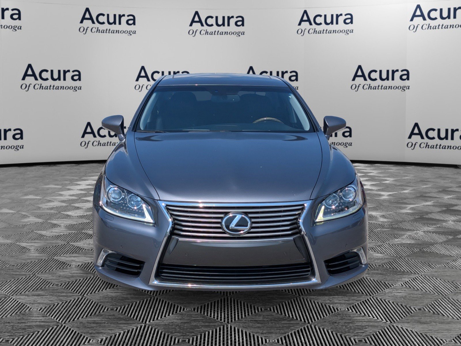 Used 2015 Lexus LS 460 image 3