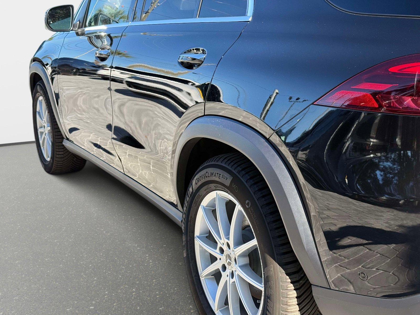 Used 2024 Mercedes-Benz GLE 350 4MATIC image 14