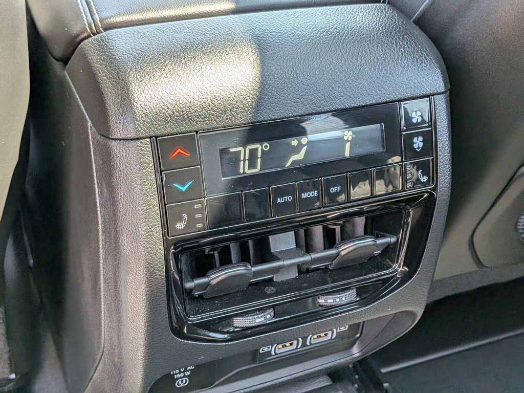 Used 2025 Jeep Grand Cherokee L Limited w/ Luxury Tech Group II image 26