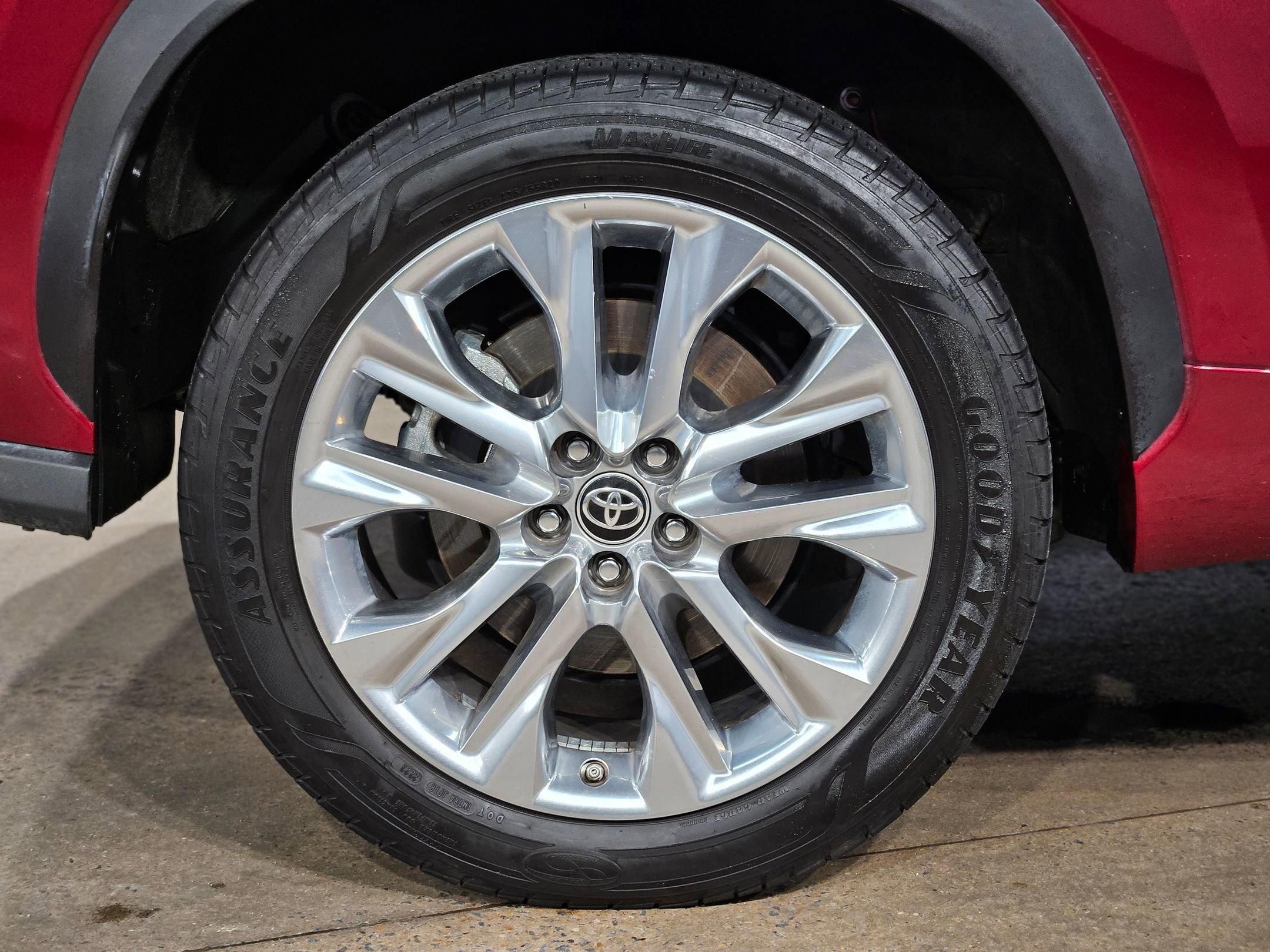 Used 2020 Toyota Highlander Limited image 17