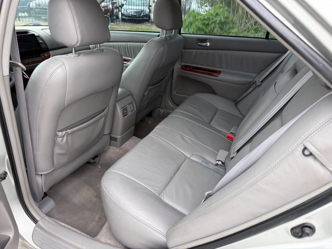 Used 2005 Toyota Camry XLE FWD image 17