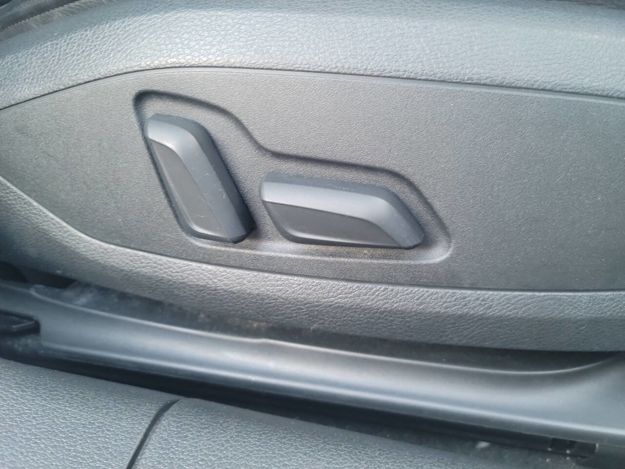 Used 2018 Audi A4 2.0T Premium w/ Convenience Package image 38