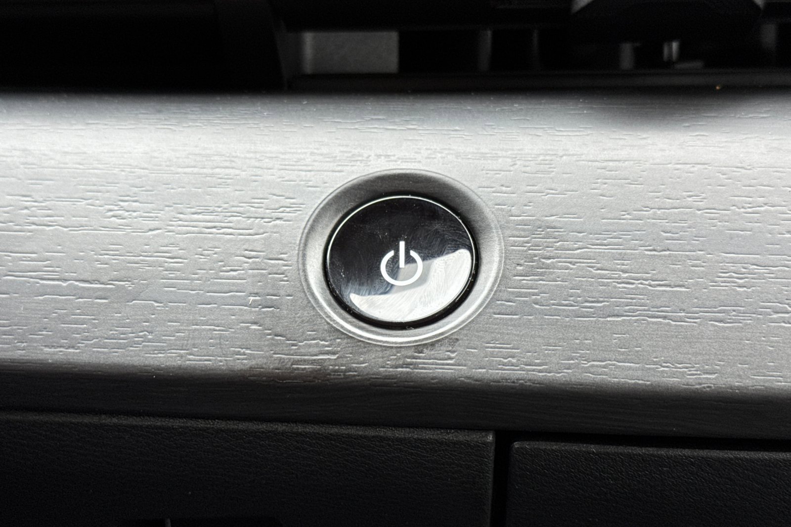 Used 2024 Nissan Ariya FWD image 26