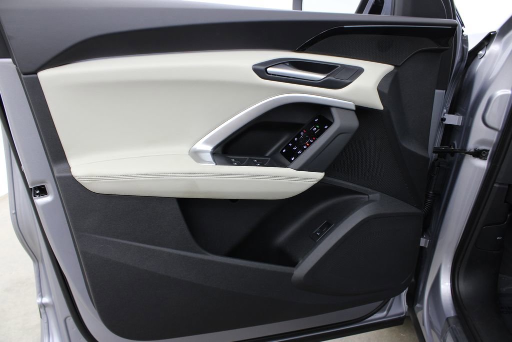 New 2025 Audi Q5 Premium image 16