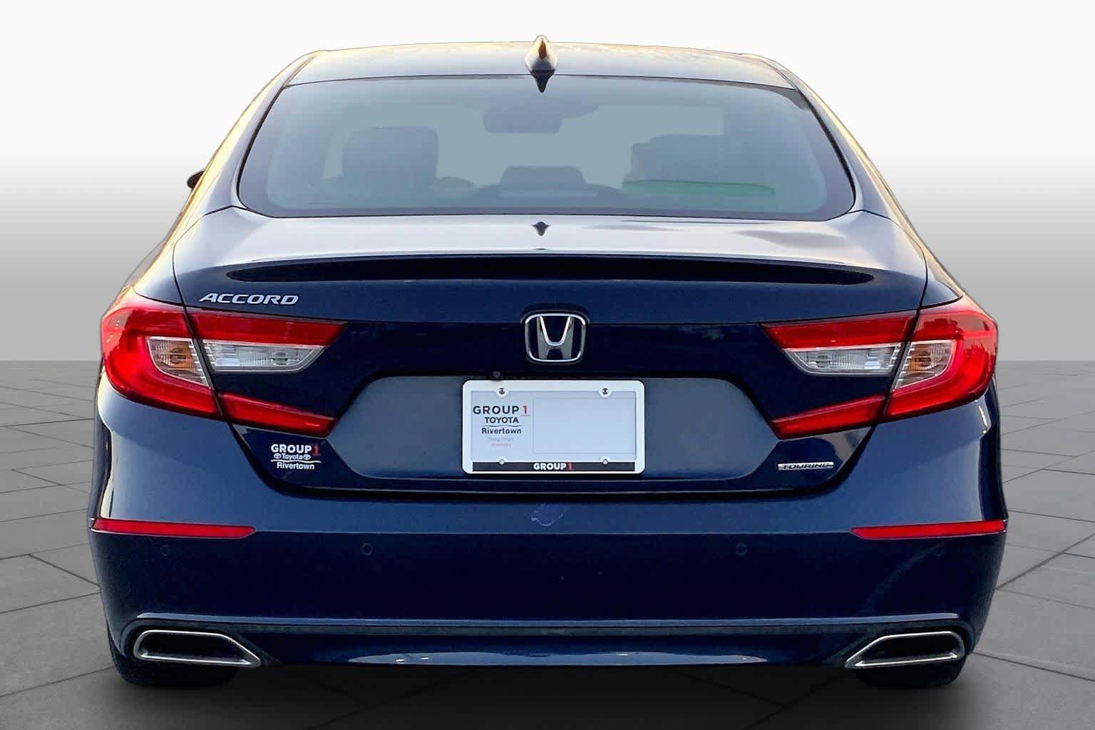 Used 2018 Honda Accord Touring image 5