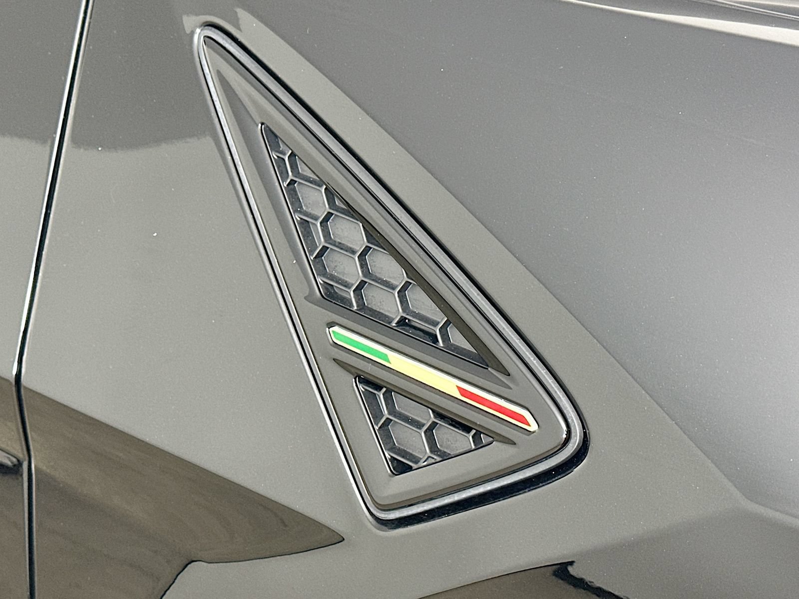 Used 2024 Lamborghini Urus S AWD/4WD image 9