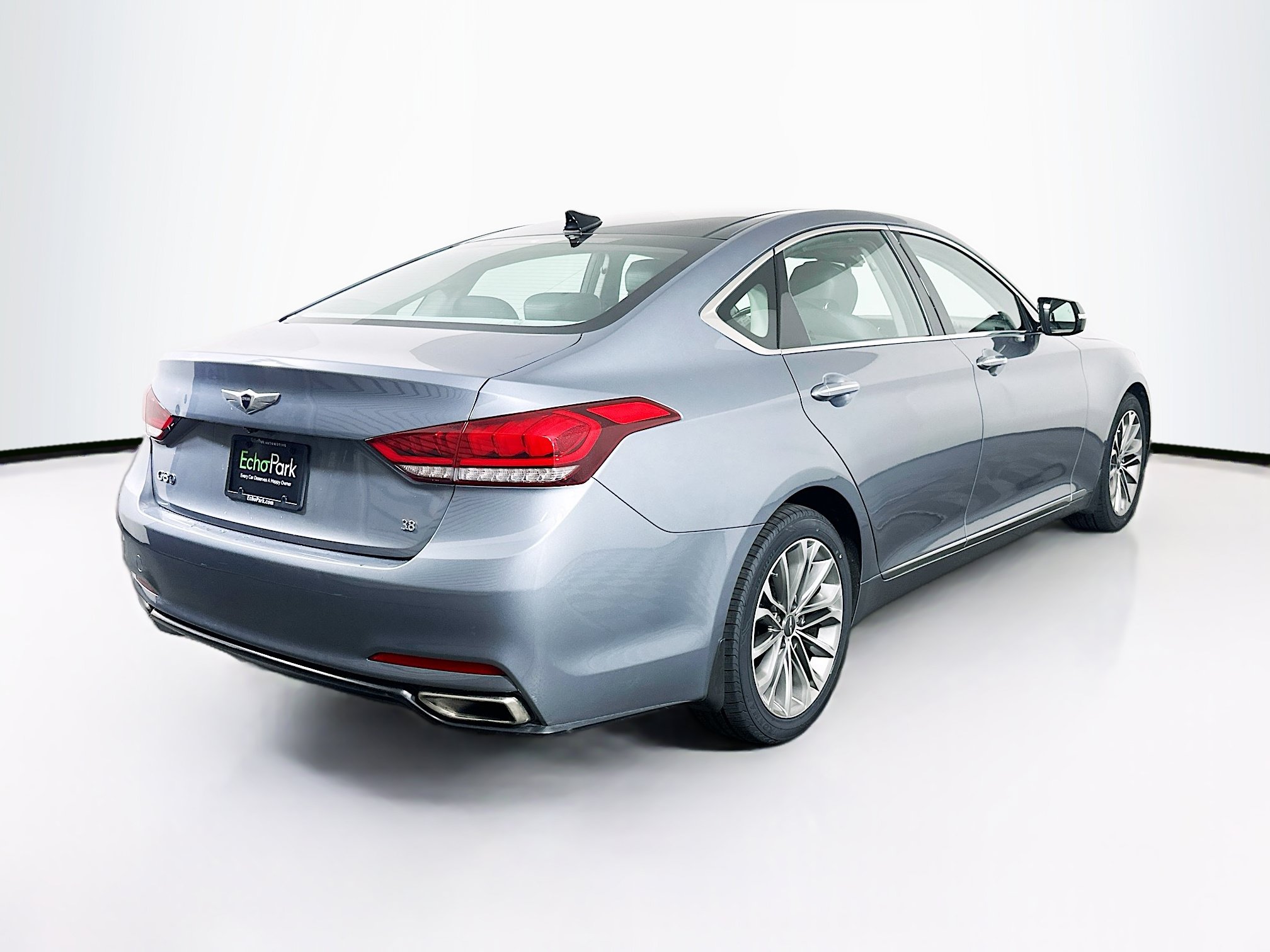 Used 2015 Hyundai Genesis 3.8 w/ Option Group 02 RWD image 9