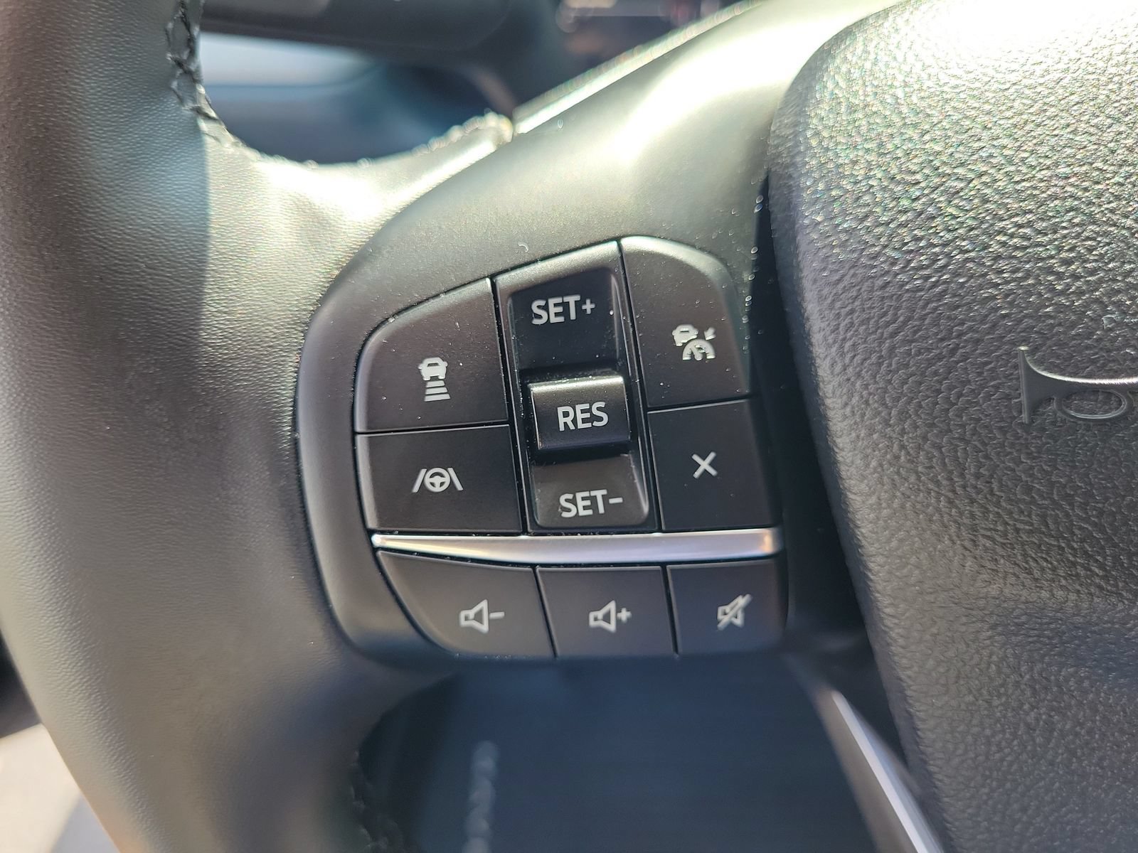 Certified 2024 Ford Maverick Lariat w/ 4K Tow Package AWD/4WD image 18