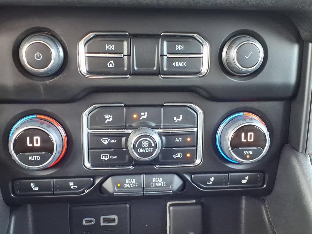 Used 2022 Chevrolet Tahoe RST w/ Luxury Package AWD/4WD image 25