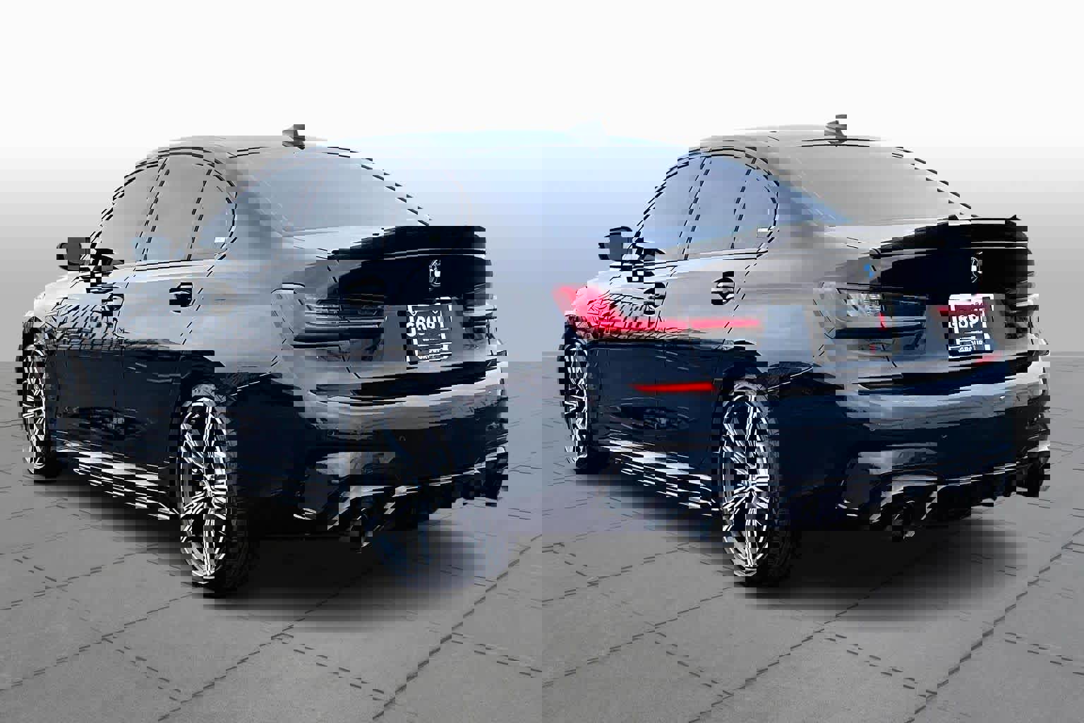 Used 2021 BMW 330i Sedan w/ M Sport Package image 10