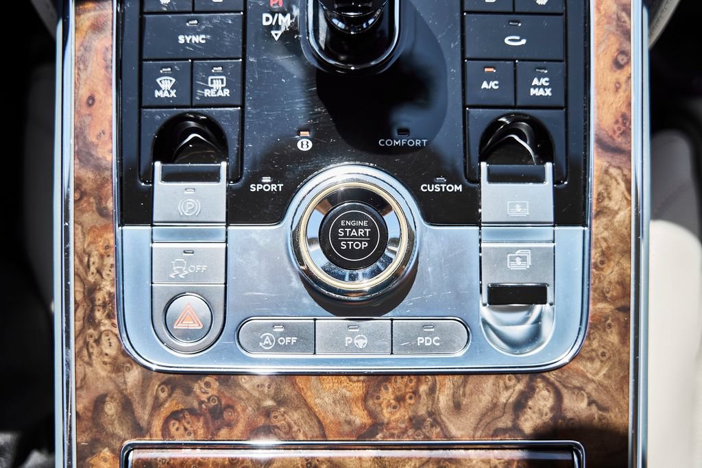 Used 2022 Bentley Flying Spur W12 AWD/4WD image 70