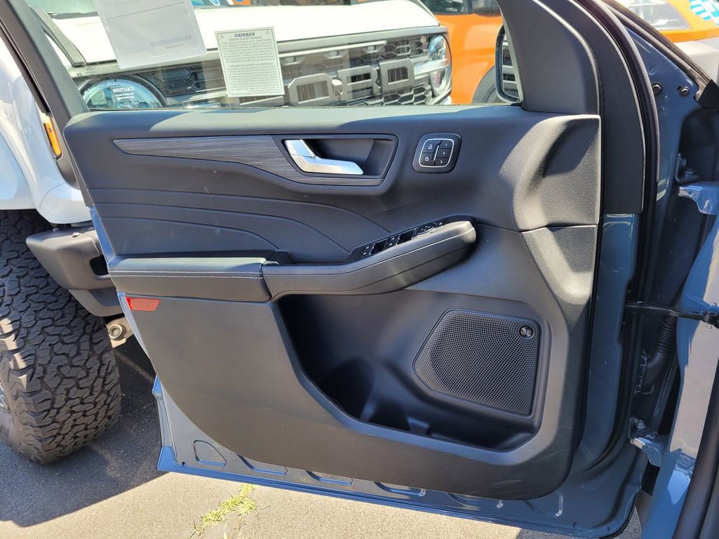 New 2025 Ford Escape SE w/ PHEV Premium Package image 37