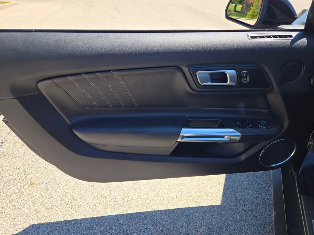 Used 2021 Ford Mustang Premium RWD image 15