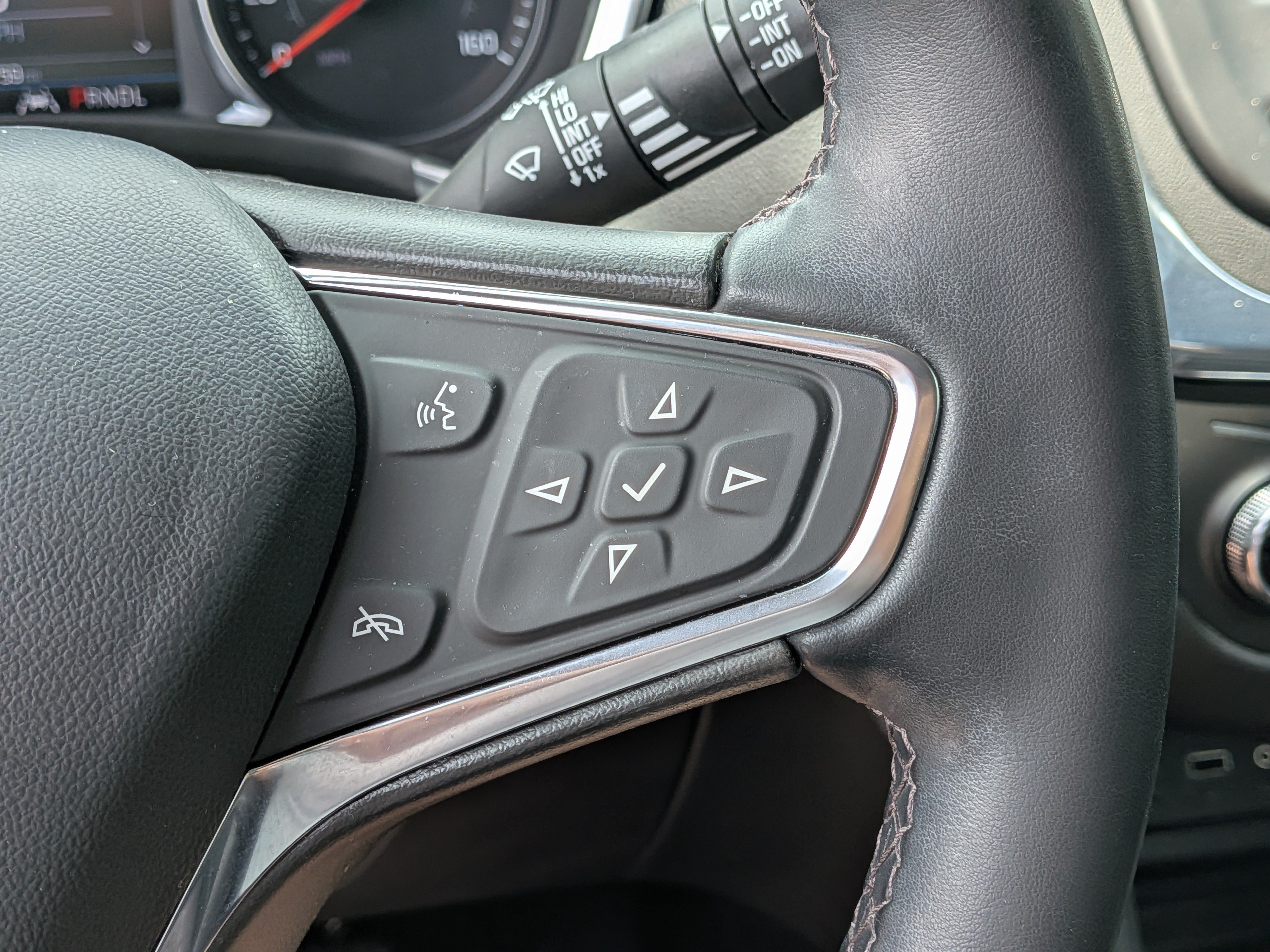 Used 2024 Chevrolet Equinox LT FWD image 26