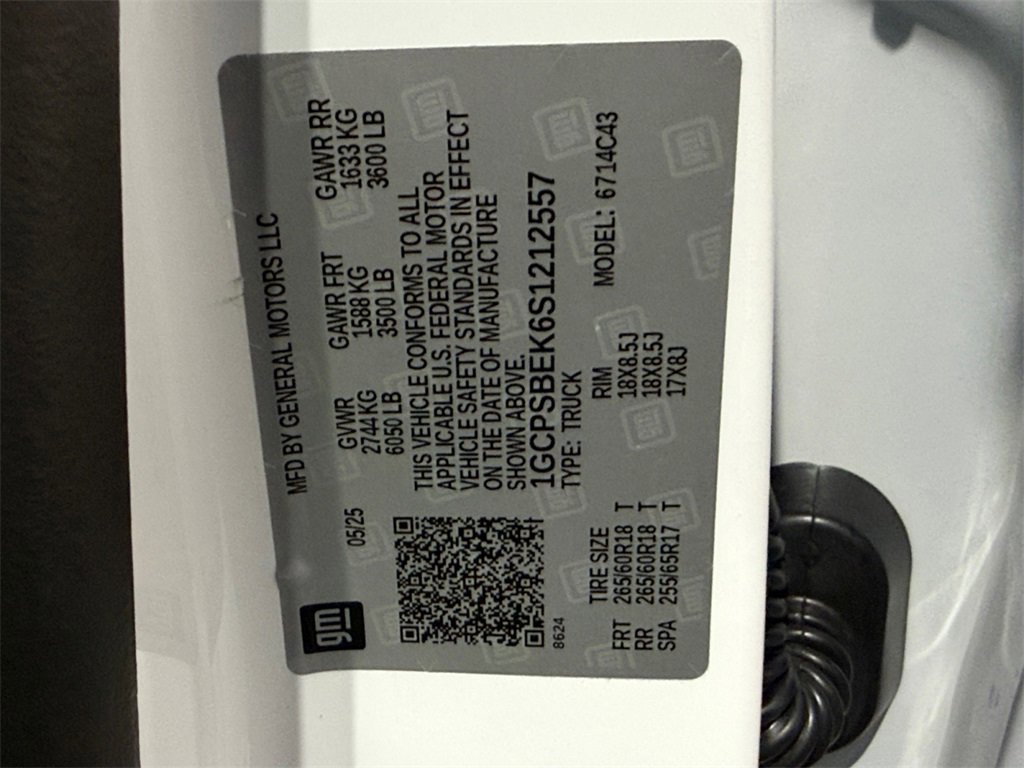 Used 2025 Chevrolet Colorado W/T w/ WT Custom Package image 24